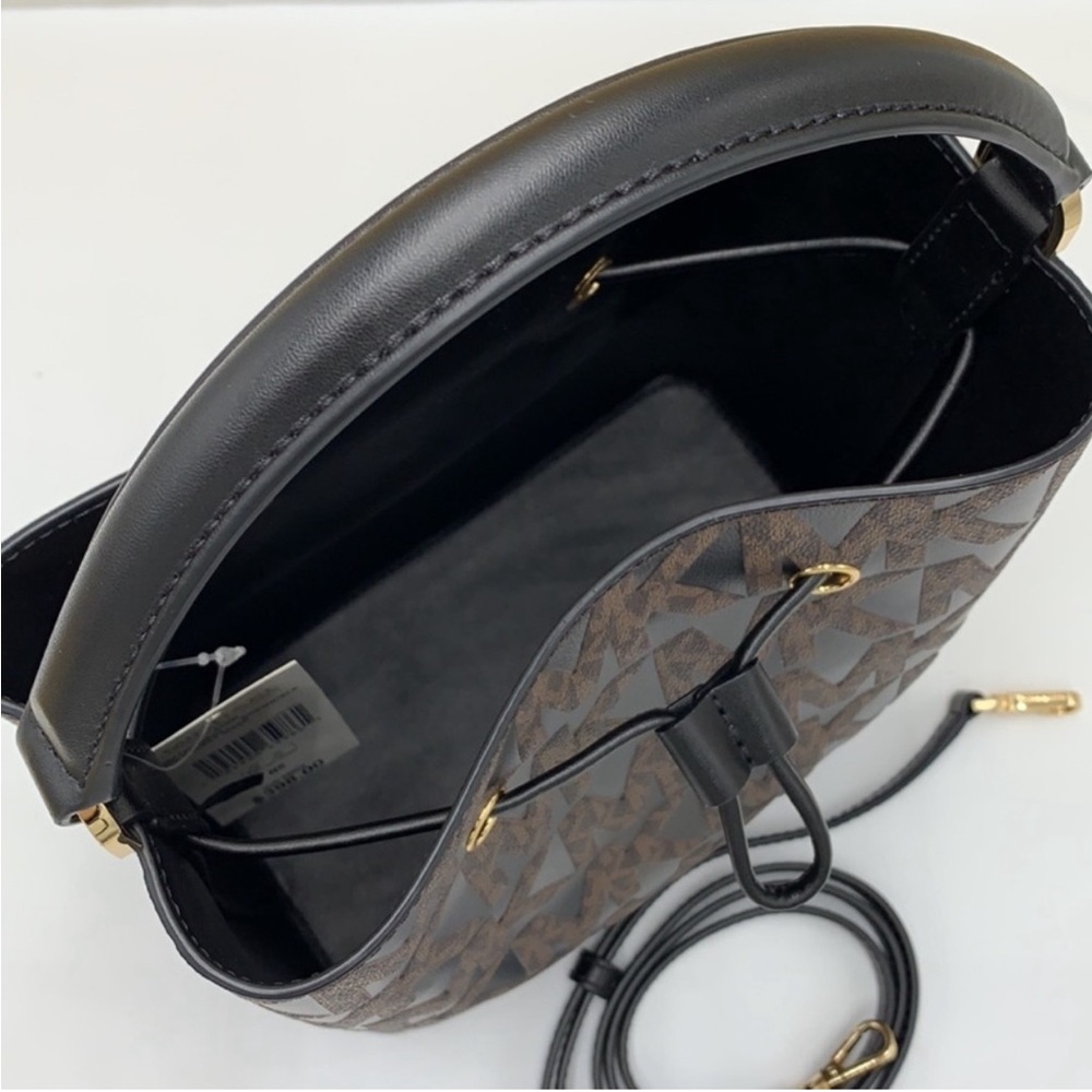 Michael Kors Medium Suri Bucket Messenger Crossbody Satchel - Picture 15 of 15